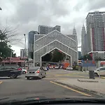 Legasi Kampung Baru Guest House By Rumahrehat 1908Sqft Huge Balcony For Bbq Twin Tower View