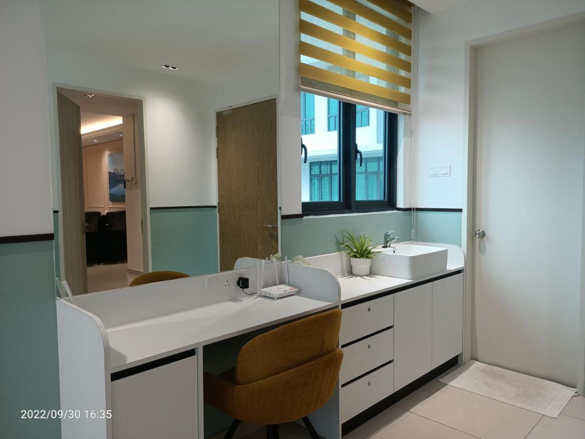 Pangsapuri Legasi Kampung Baru By Rumahrehat 1908sqft Huge Balcony For Bbq Twin Tower View